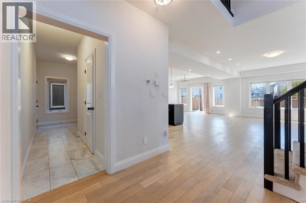 629 Doonwoods Crescent, Kitchener, Ontario  N2P 0E6 - Photo 6 - 40819806