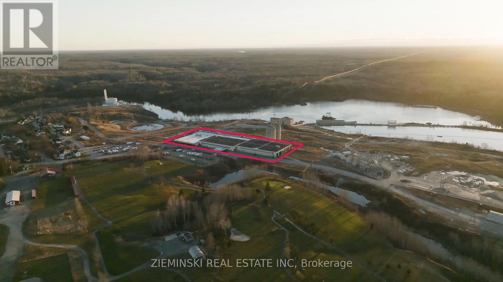 W1 - 1 Park Street, Iroquois Falls, Ontario  P0K 1E0 - Photo 2 - T12985556