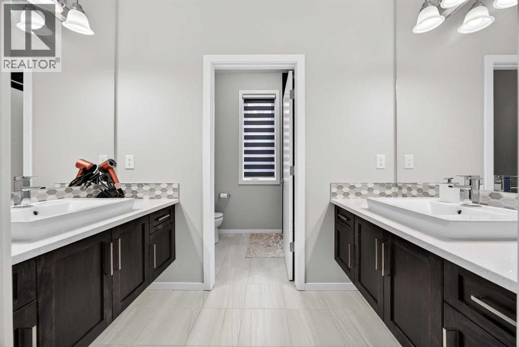 73 Yorkstone Heath SW, Calgary, Alberta  T2X 4S4 - Photo 35 - A2299650