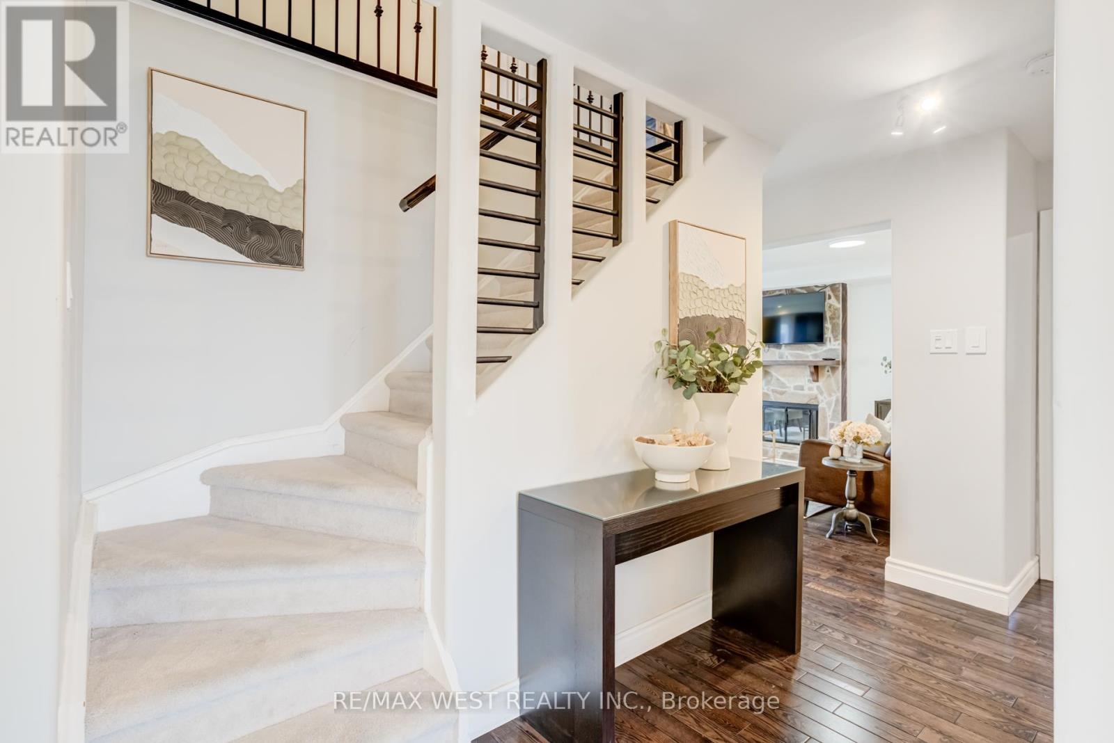 890 Wayne Drive, Newmarket, Ontario  L3Y 5T7 - Photo 21 - N12985360