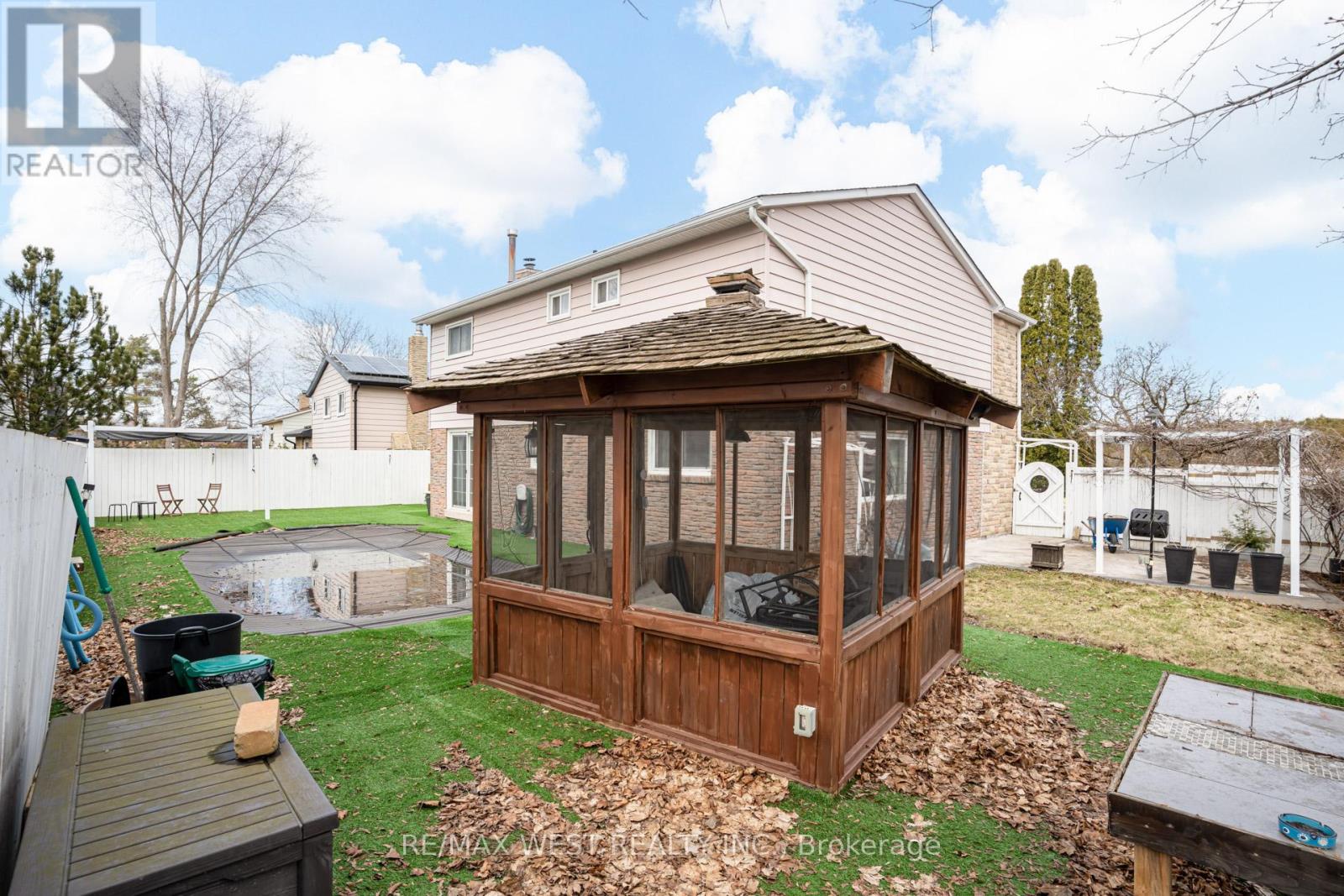 890 Wayne Drive, Newmarket, Ontario  L3Y 5T7 - Photo 38 - N12985360