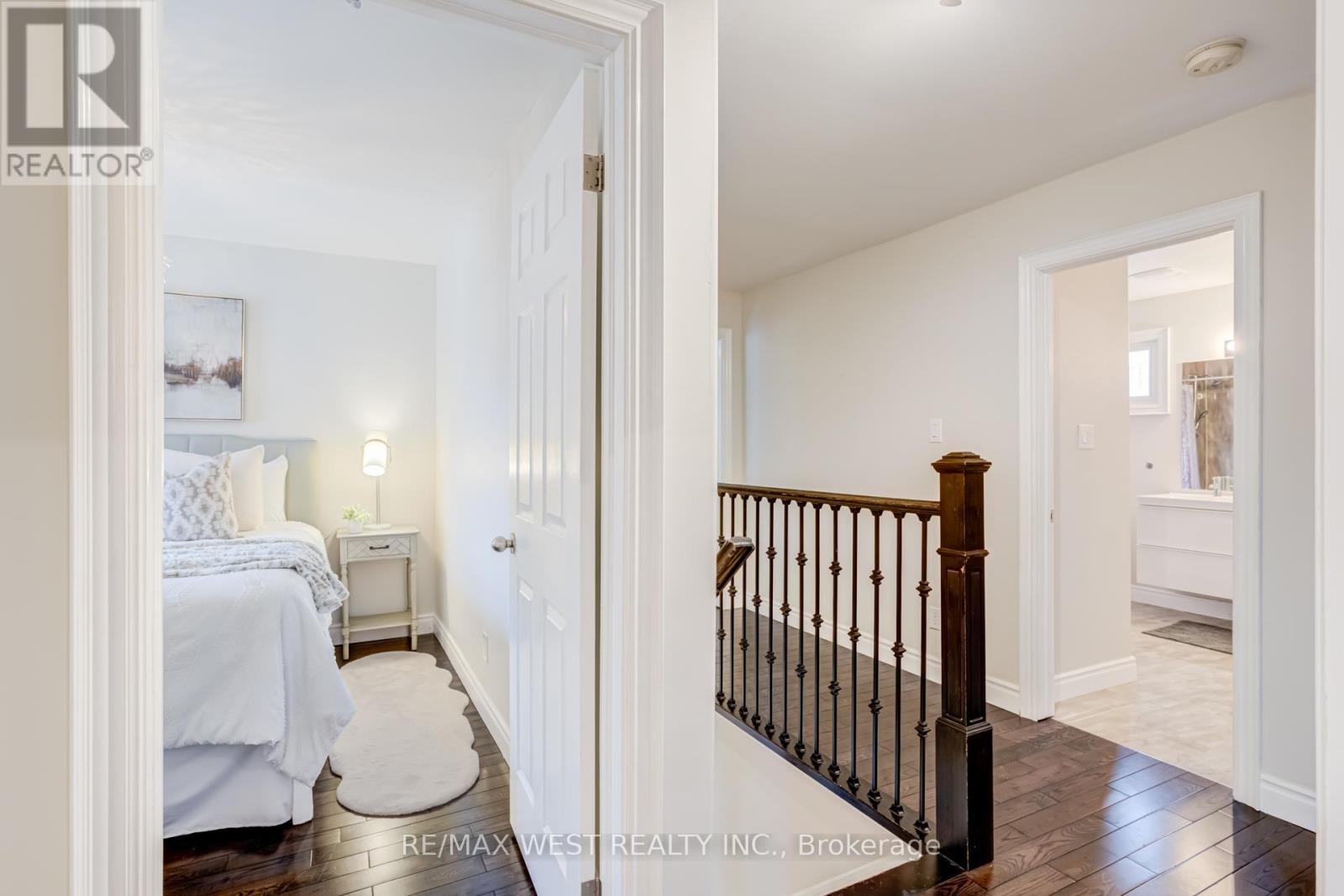 890 Wayne Drive, Newmarket, Ontario  L3Y 5T7 - Photo 22 - N12985360