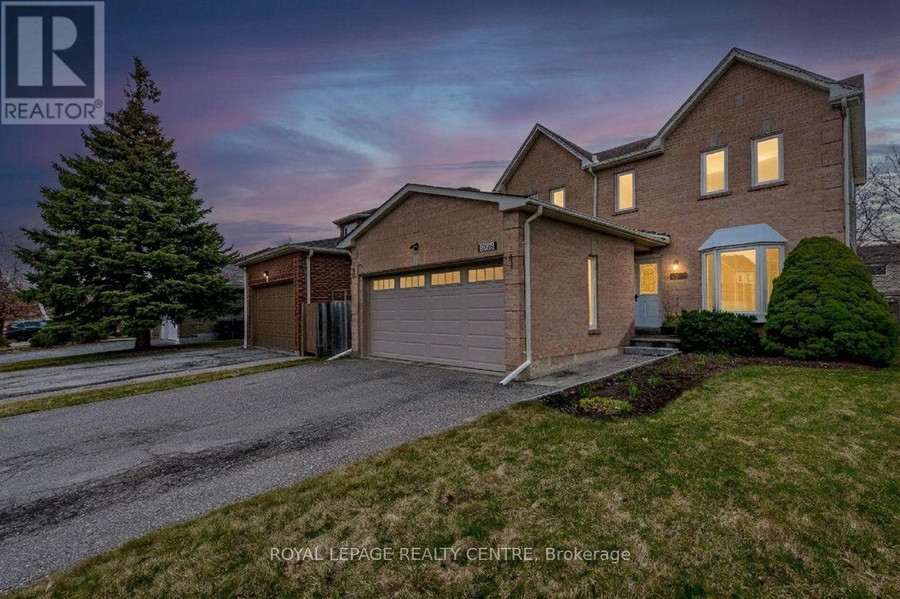 3026 Dalehurst Drive, Mississauga, Ontario  L5N 6M8 - Photo 2 - W12979396