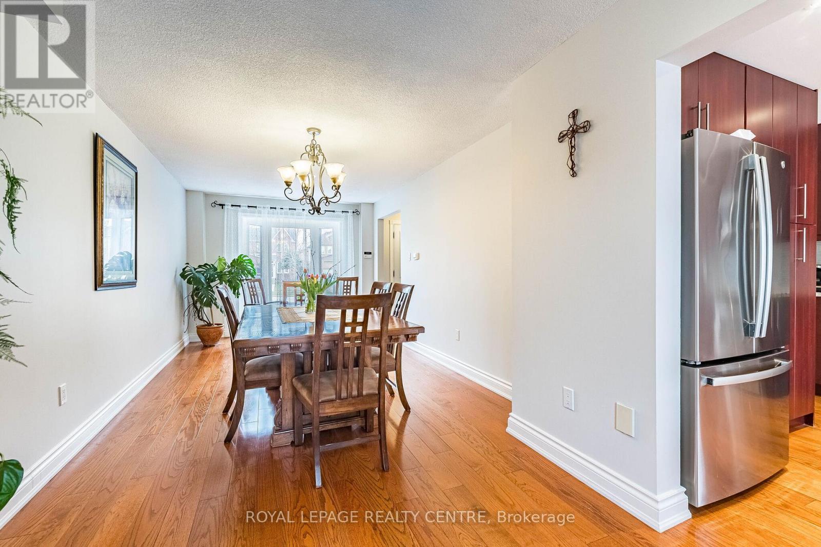 3026 Dalehurst Drive, Mississauga, Ontario  L5N 6M8 - Photo 9 - W12979396