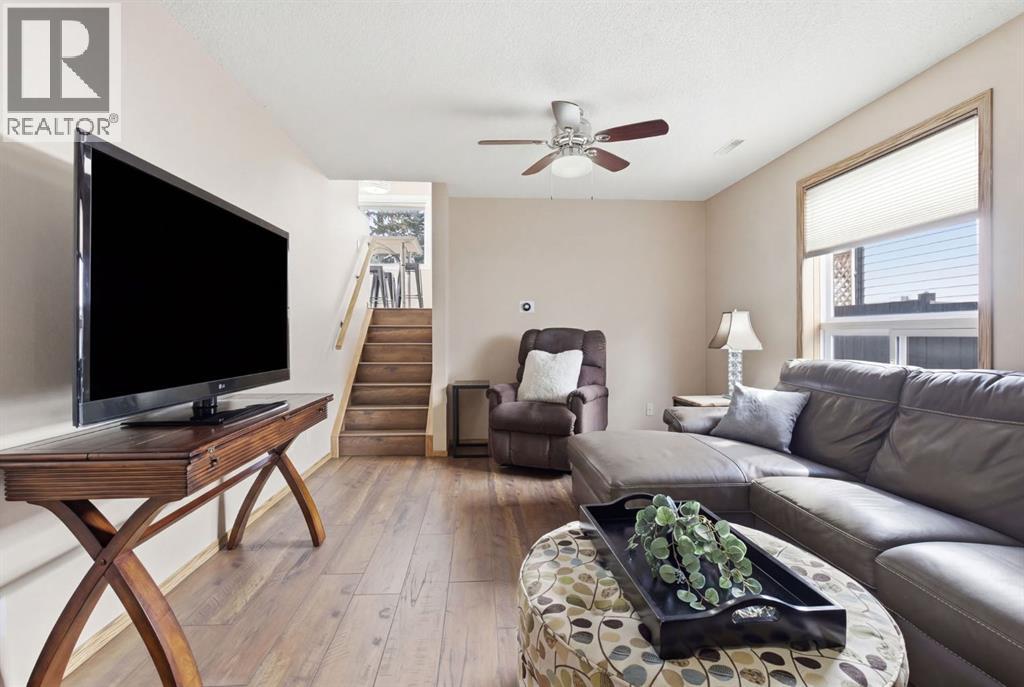 9 Harvest Glen Way NE, Calgary, Alberta  T3K 4J2 - Photo 4 - A2299926