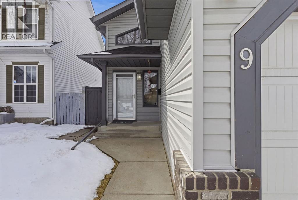 9 Harvest Glen Way NE, Calgary, Alberta  T3K 4J2 - Photo 2 - A2299926