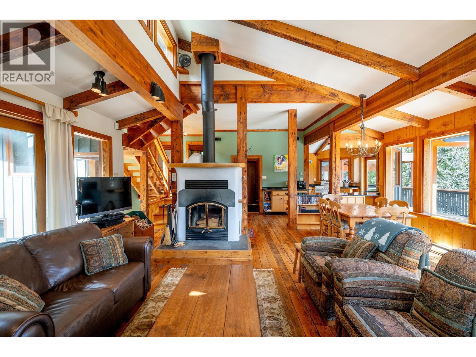 8596 Drifter Place, Whistler, British Columbia  V8E 0G2 - Photo 4 - R3109982