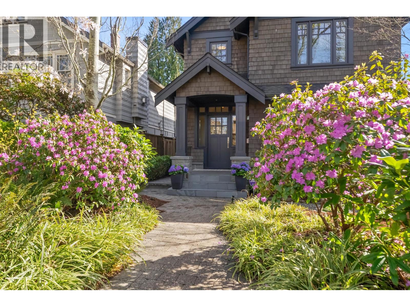 3116 W 28th Avenue, Vancouver, British Columbia  V6L 1X5 - Photo 2 - R3109991