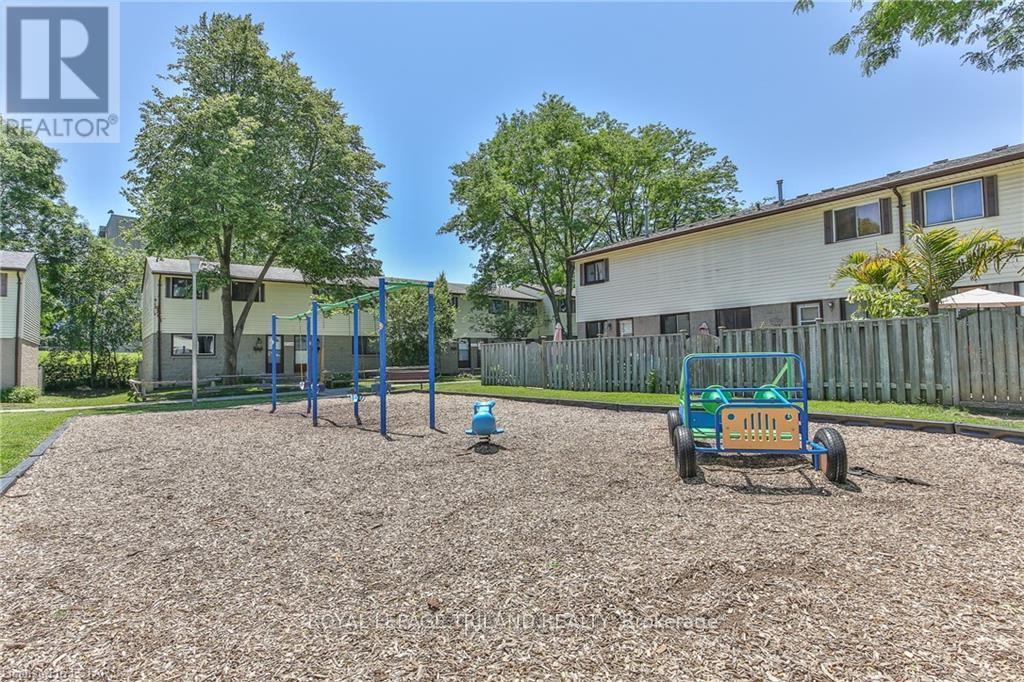 29 - 825 Dundalk Drive, London South, Ontario  N6C 3V6 - Photo 24 - X12985576