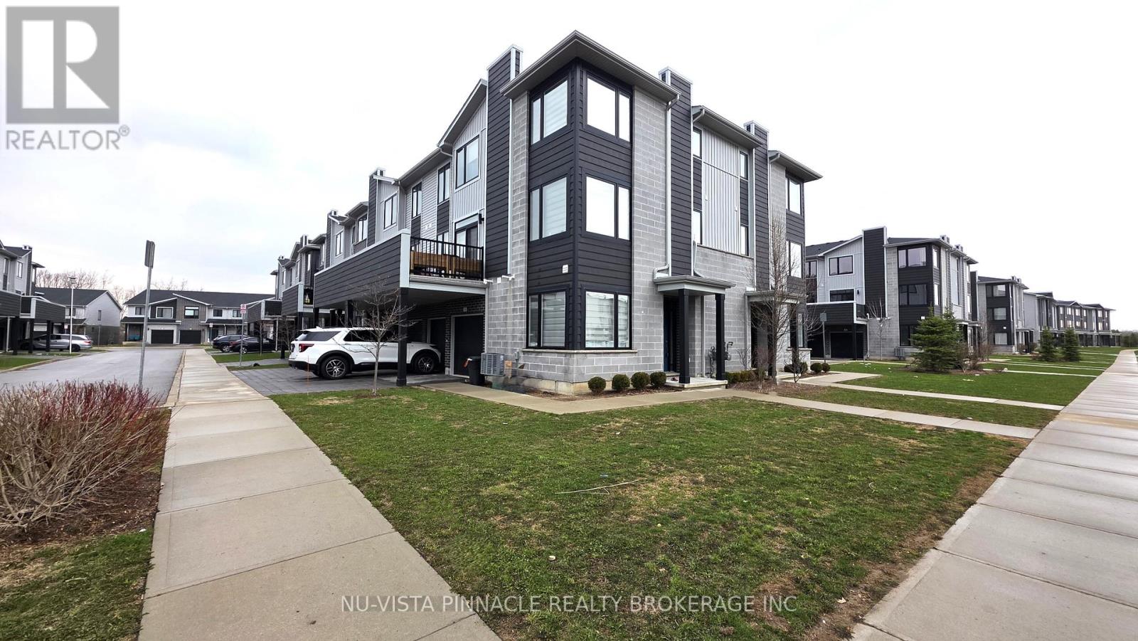 208 - 177 Edgevalley Road, London East, Ontario  N5V 0C5 - Photo 2 - X12985614