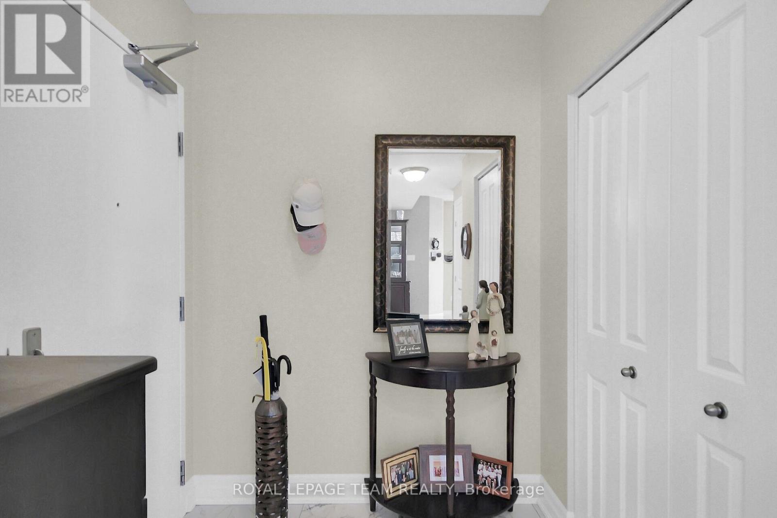 1104 - 90 Landry Street, Ottawa, Ontario  K1L 0A9 - Photo 4 - X12985590