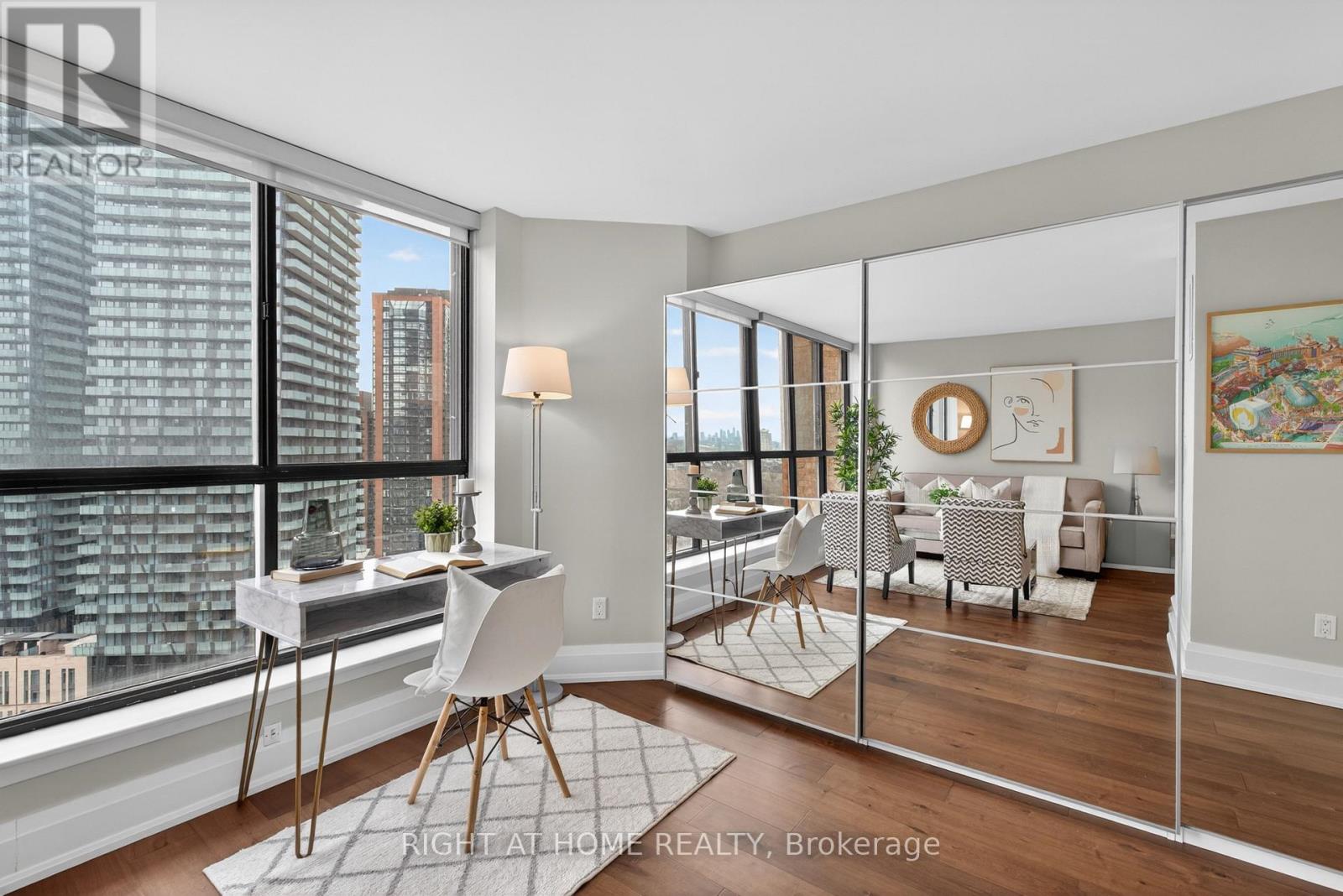 1715 - 44 St Joseph Street, Toronto, Ontario  M4Y 2W4 - Photo 11 - C12985582