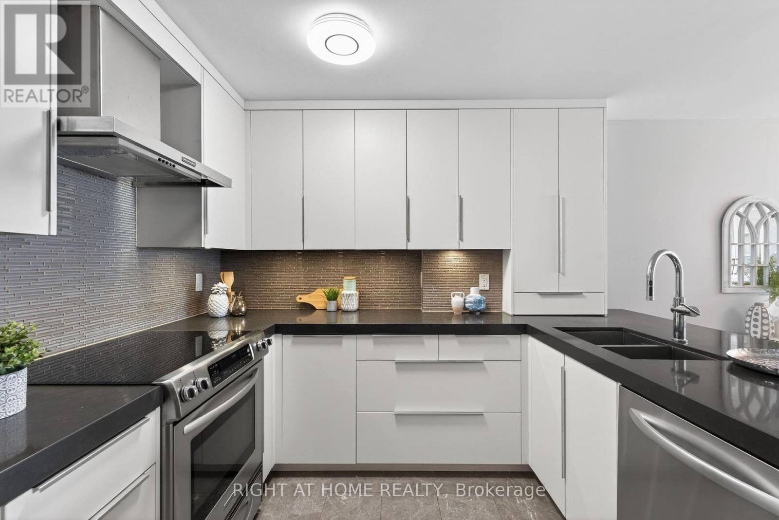 1715 - 44 St Joseph Street, Toronto, Ontario  M4Y 2W4 - Photo 21 - C12985582