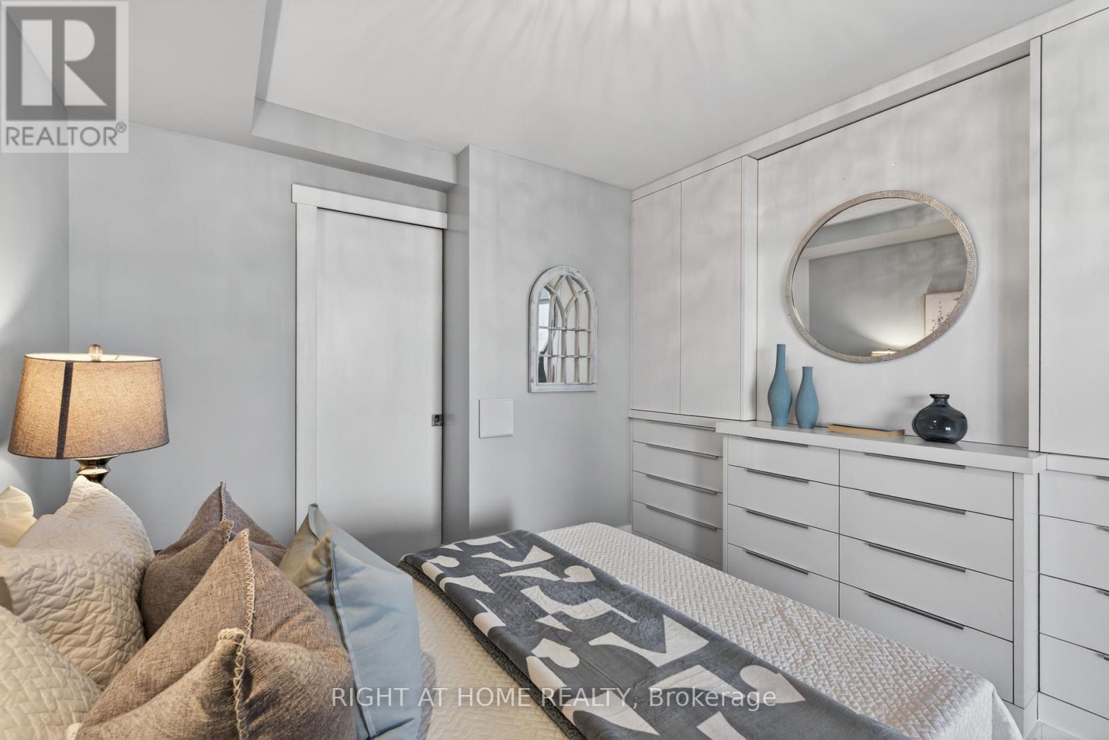 1715 - 44 St Joseph Street, Toronto, Ontario  M4Y 2W4 - Photo 23 - C12985582