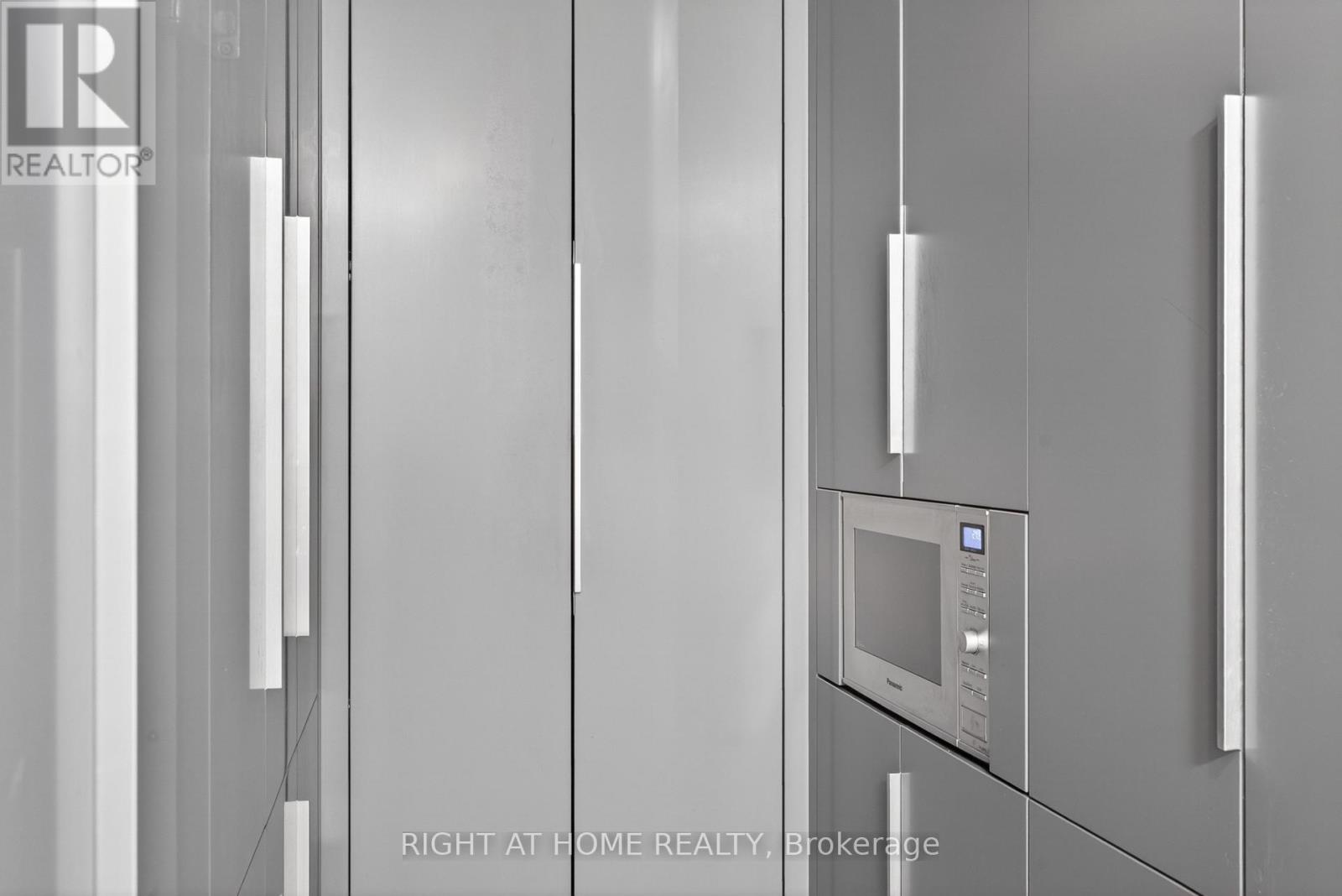 1715 - 44 St Joseph Street, Toronto, Ontario  M4Y 2W4 - Photo 31 - C12985582