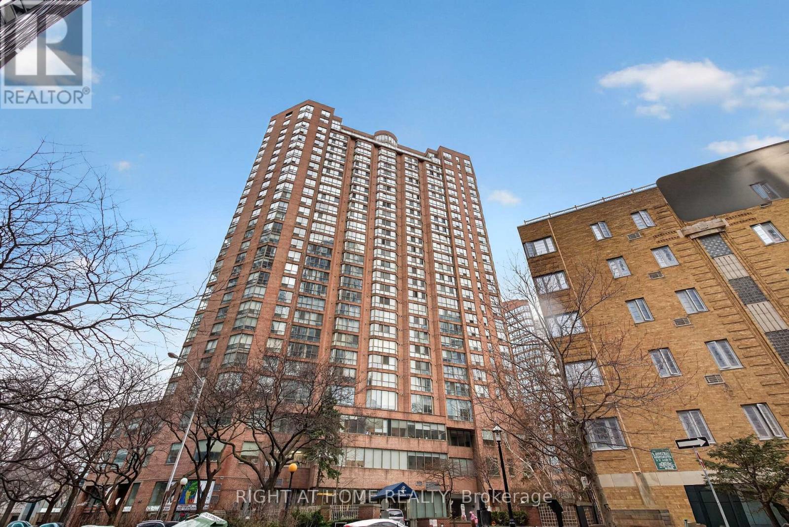 1715 - 44 St Joseph Street, Toronto, Ontario  M4Y 2W4 - Photo 32 - C12985582