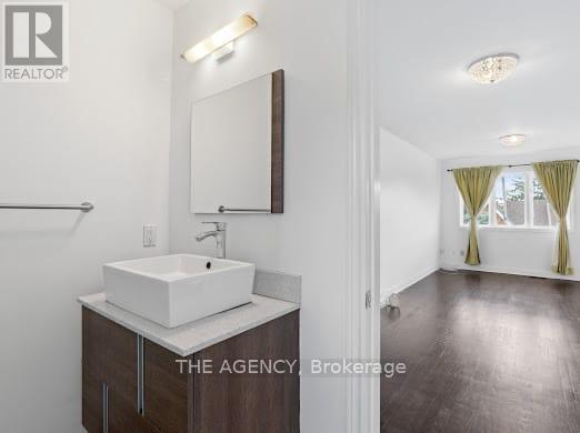 185 Lippincott Street, Toronto, Ontario  M5S 2P3 - Photo 15 - C12985584