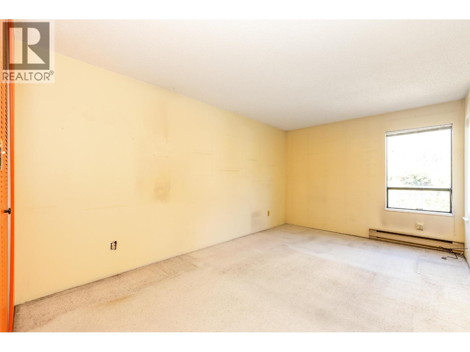 313 9584 Manchester Drive, Burnaby, British Columbia  V3N 4R1 - Photo 4 - R3108246