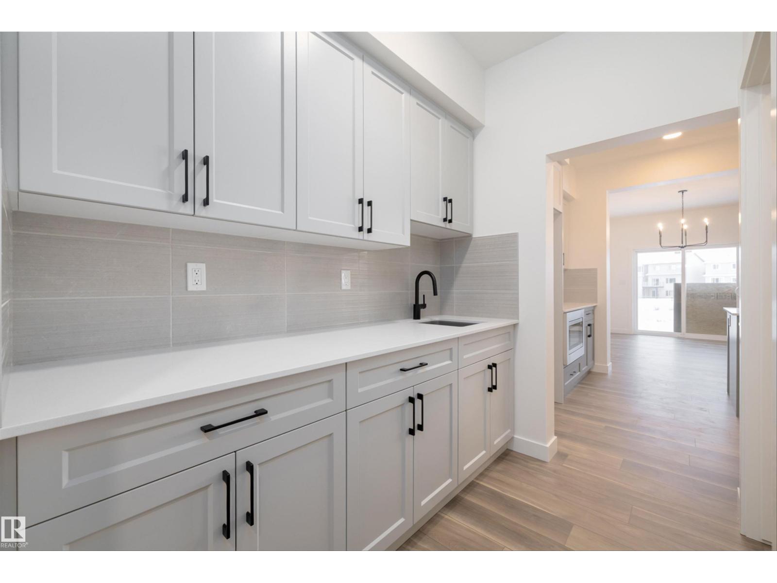 656 Kinglet Bv Nw, Edmonton, Alberta  T5S 0S8 - Photo 5 - E4471151