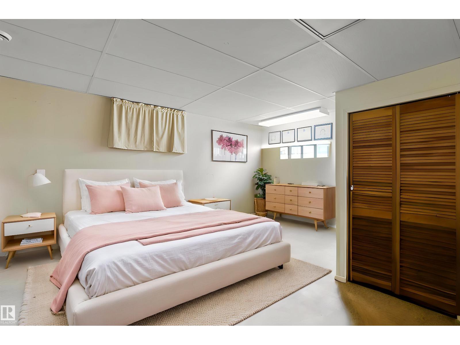 258 Greenoch Cr Nw, Edmonton, Alberta  T6L 1B4 - Photo 4 - E4481786