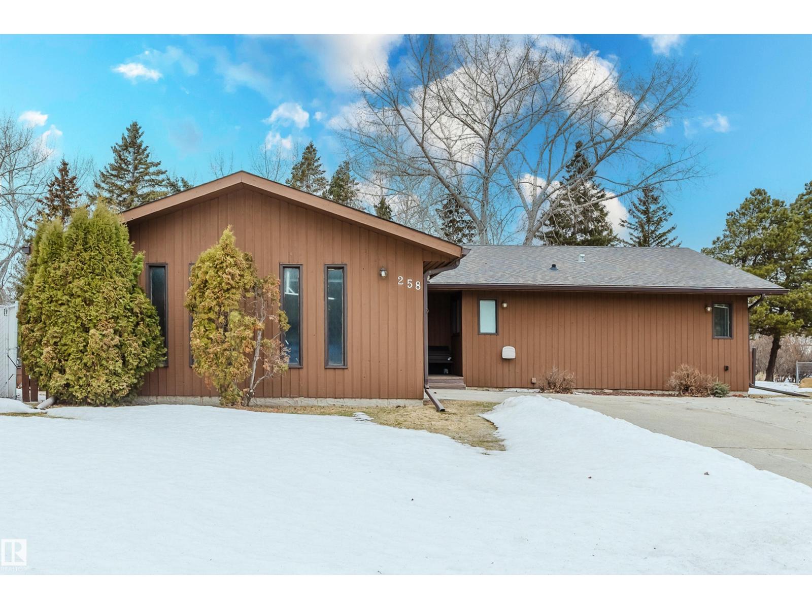 258 Greenoch Cr Nw, Edmonton, Alberta  T6L 1B4 - Photo 6 - E4481786