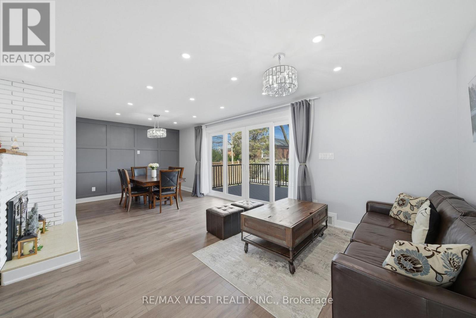 104 Great Oak Drive, Toronto, Ontario  M9A 1N5 - Photo 7 - W12985558