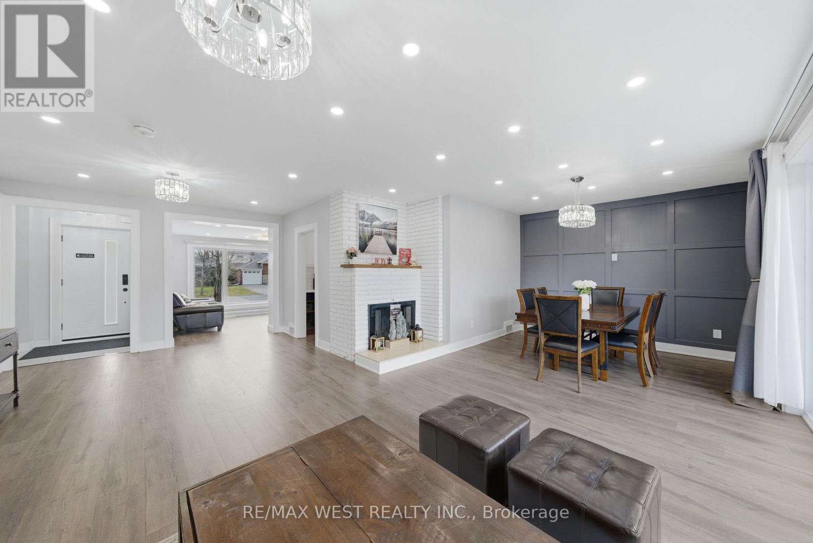 104 Great Oak Drive, Toronto, Ontario  M9A 1N5 - Photo 9 - W12985558