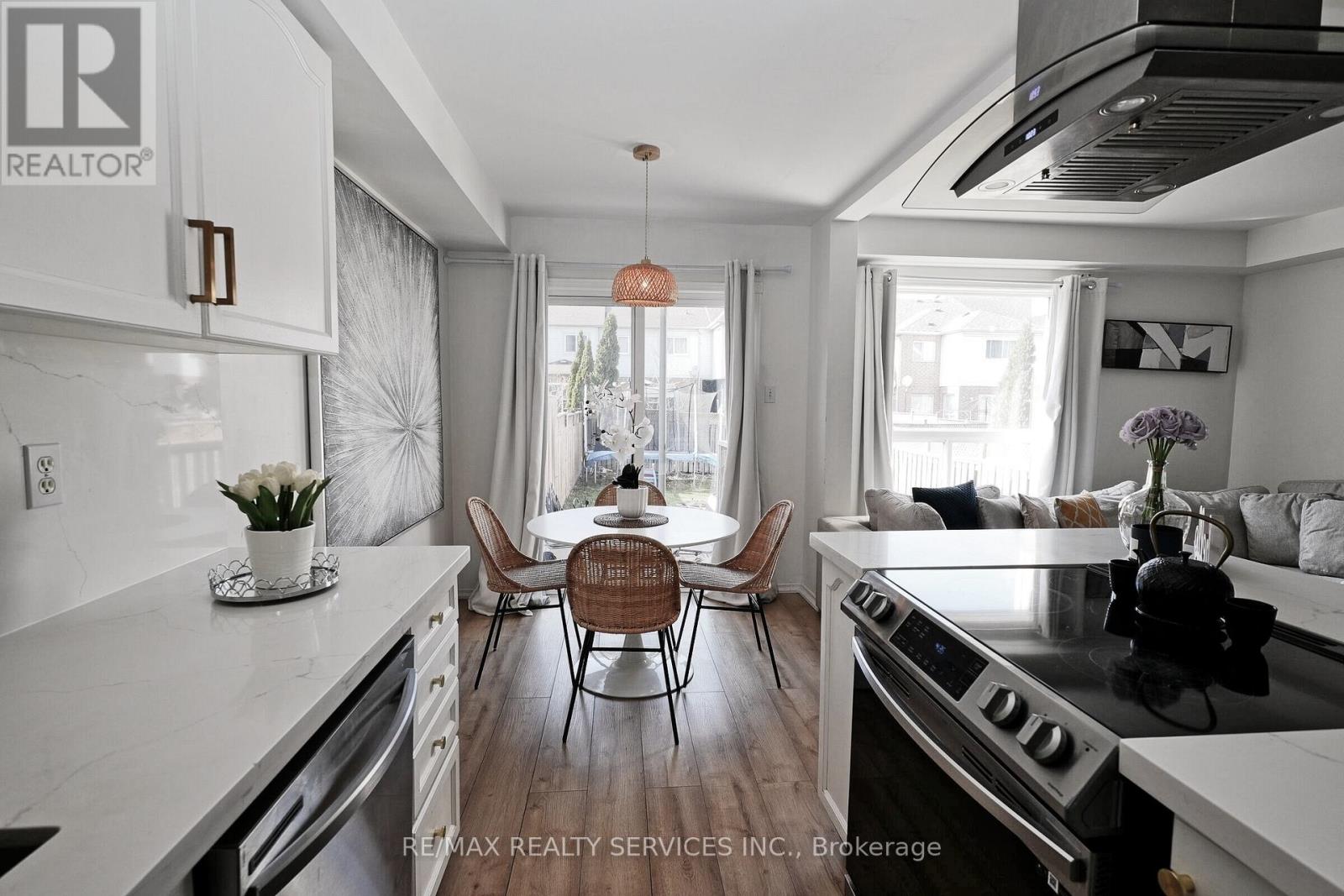 77 Monaco Court, Brampton, Ontario  L7A 1X5 - Photo 14 - W12985578