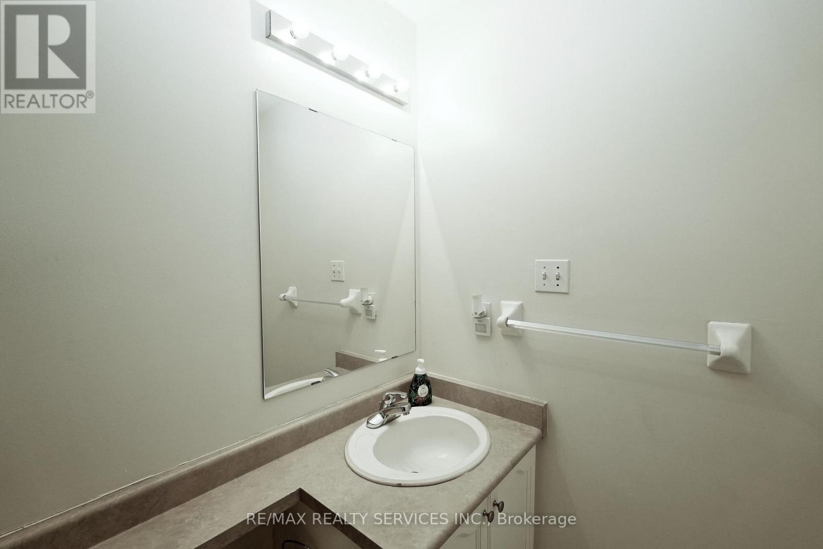 77 Monaco Court, Brampton, Ontario  L7A 1X5 - Photo 32 - W12985578