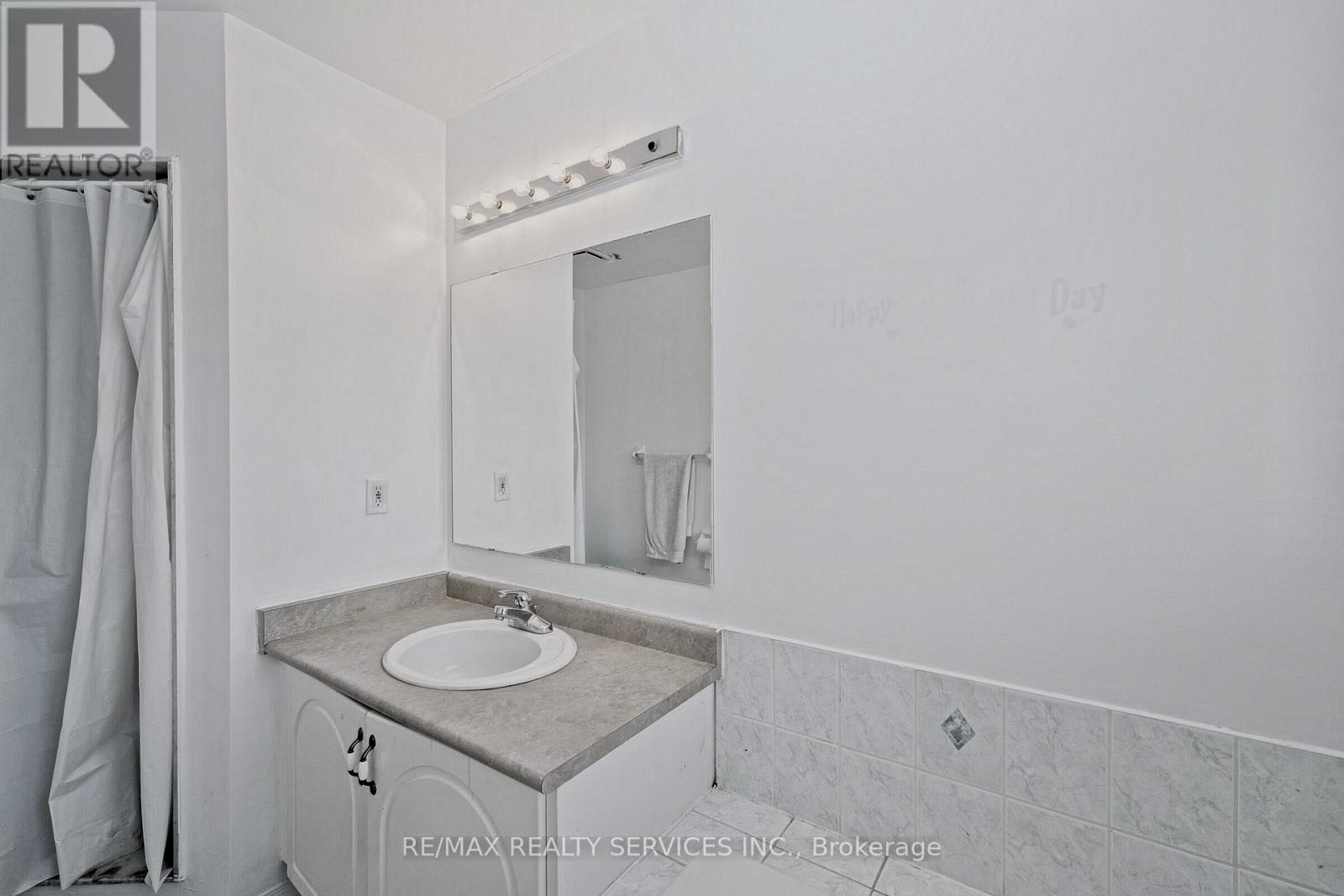 77 Monaco Court, Brampton, Ontario  L7A 1X5 - Photo 39 - W12985578