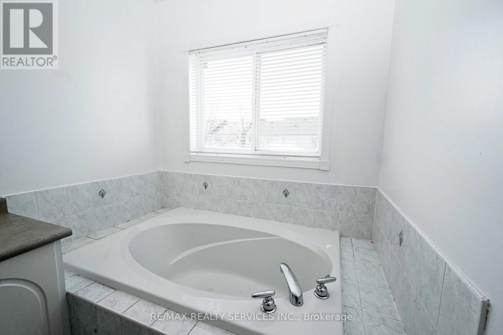 77 Monaco Court, Brampton, Ontario  L7A 1X5 - Photo 40 - W12985578