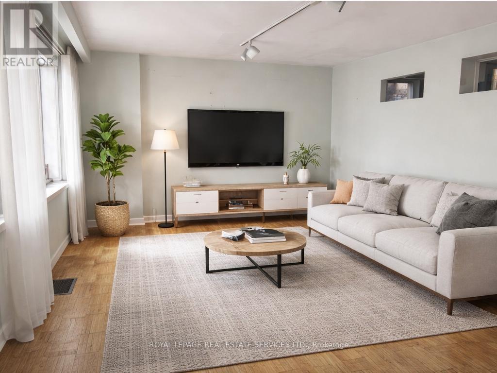 Ground Floor - 178 Morningside Avenue, Toronto, Ontario  M6S 1E3 - Photo 11 - W12985588