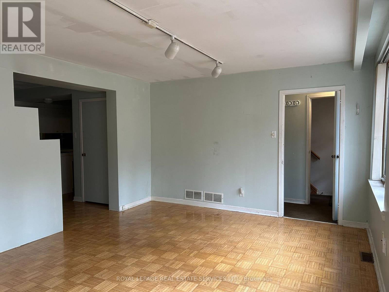 Ground Floor - 178 Morningside Avenue, Toronto, Ontario  M6S 1E3 - Photo 24 - W12985588