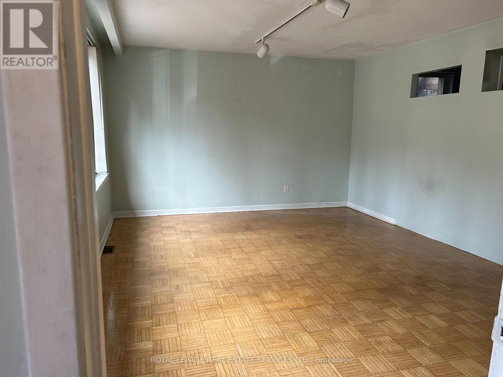 Ground Floor - 178 Morningside Avenue, Toronto, Ontario  M6S 1E3 - Photo 38 - W12985588