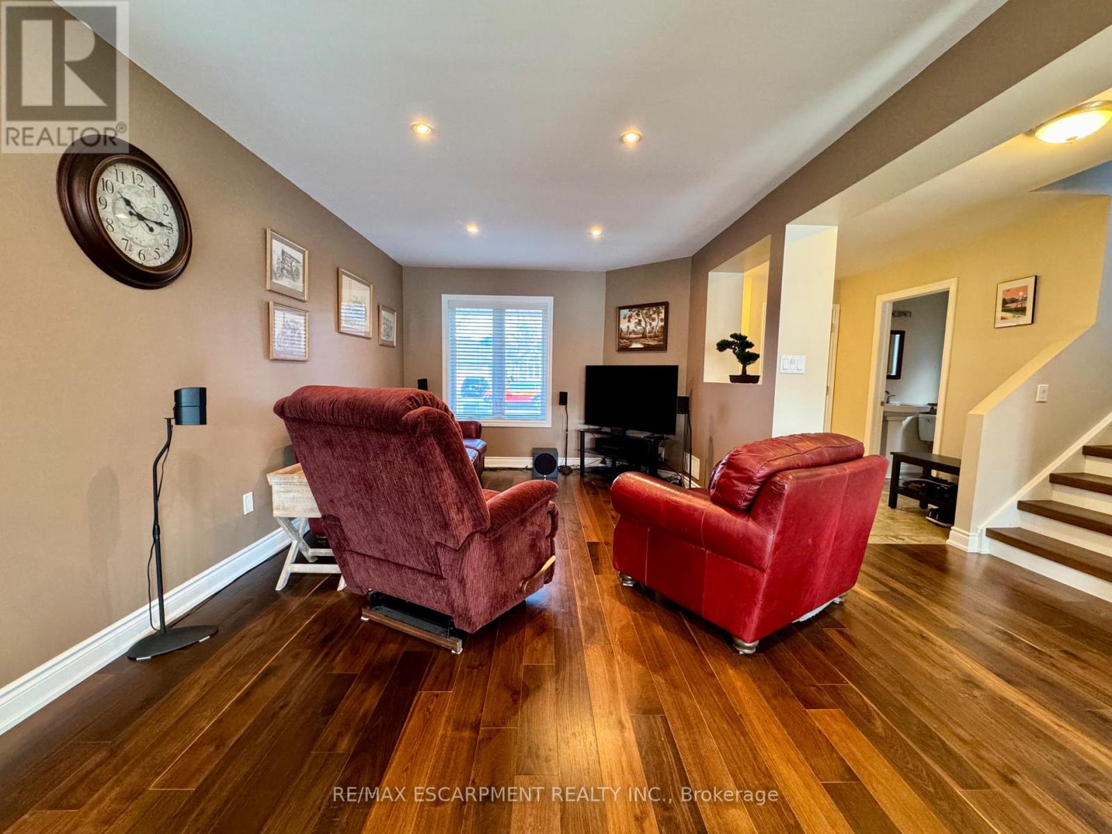 4126 Bianca Forest Drive, Burlington, Ontario  L7M 4L5 - Photo 11 - W12985592