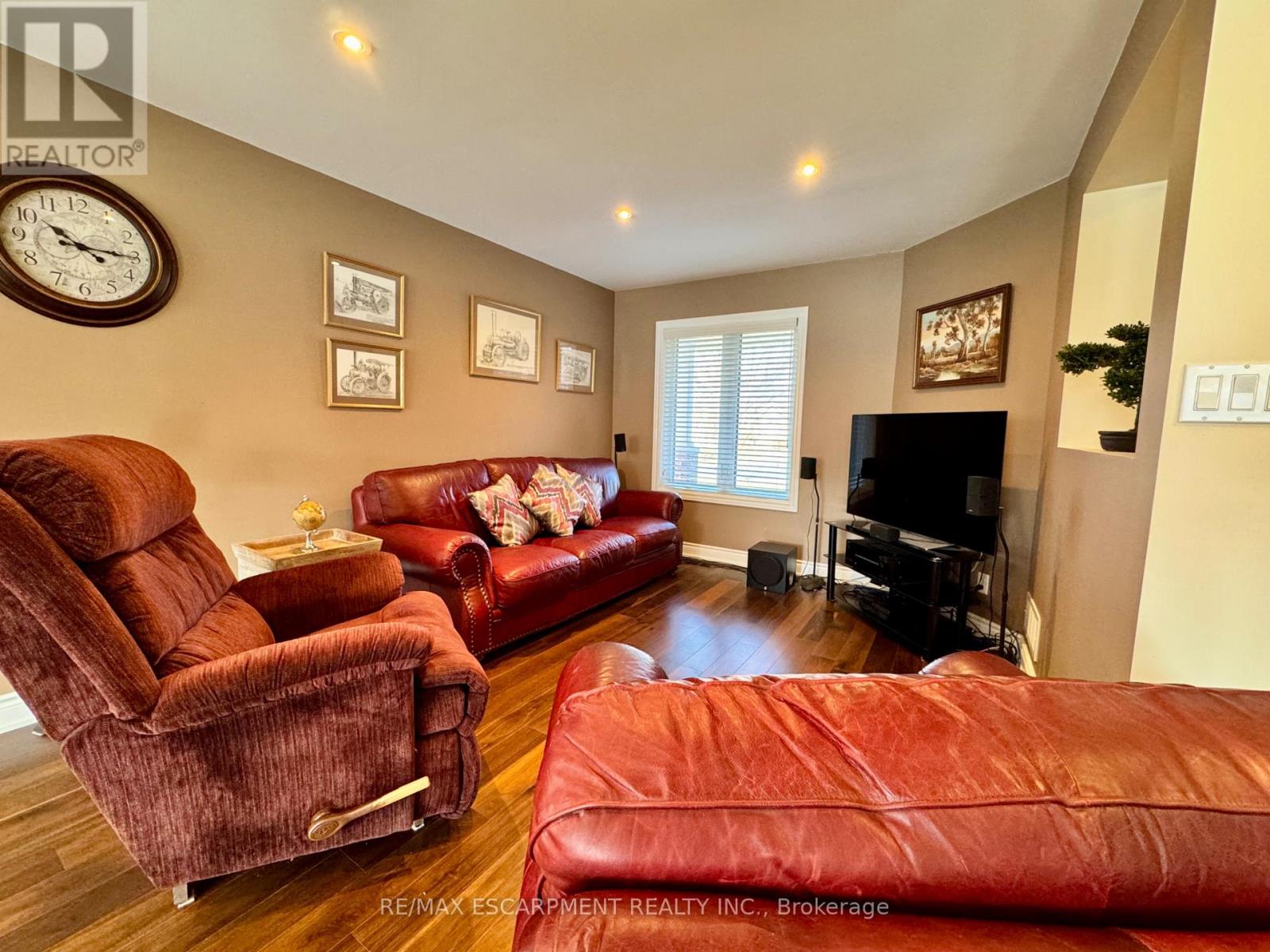 4126 Bianca Forest Drive, Burlington, Ontario  L7M 4L5 - Photo 12 - W12985592