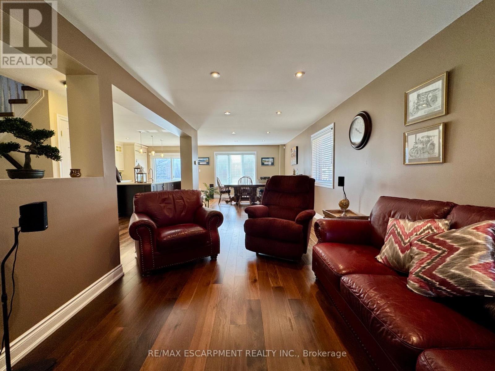 4126 Bianca Forest Drive, Burlington, Ontario  L7M 4L5 - Photo 13 - W12985592