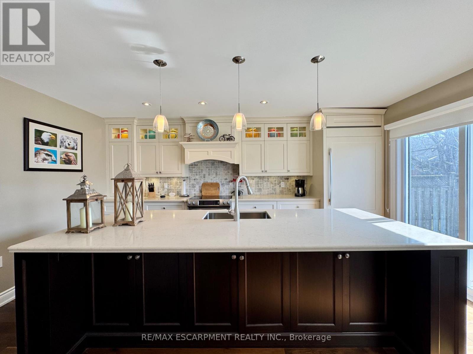 4126 Bianca Forest Drive, Burlington, Ontario  L7M 4L5 - Photo 17 - W12985592