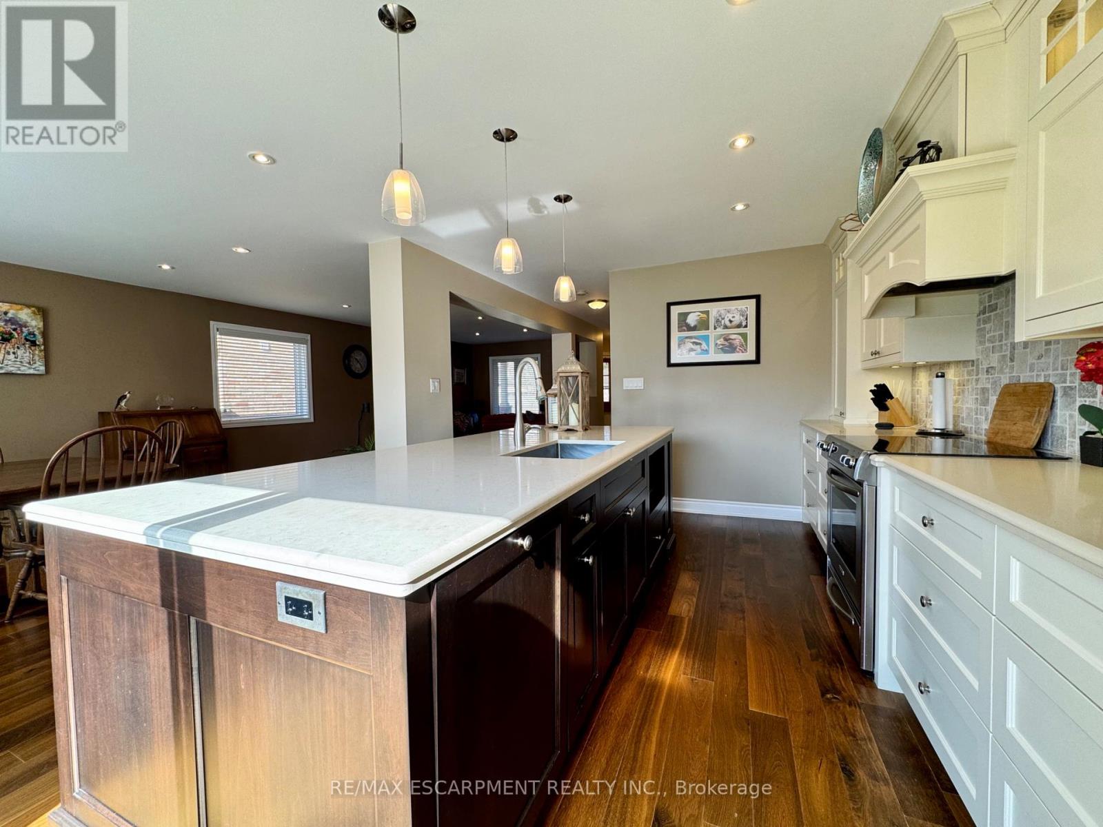 4126 Bianca Forest Drive, Burlington, Ontario  L7M 4L5 - Photo 20 - W12985592