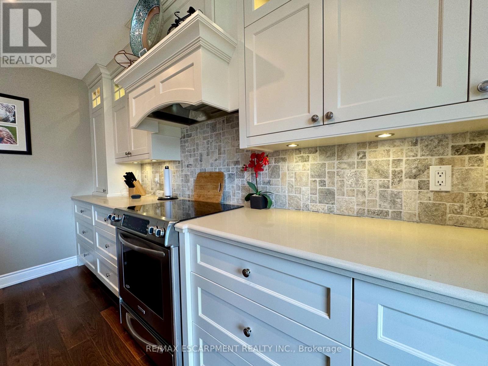 4126 Bianca Forest Drive, Burlington, Ontario  L7M 4L5 - Photo 21 - W12985592