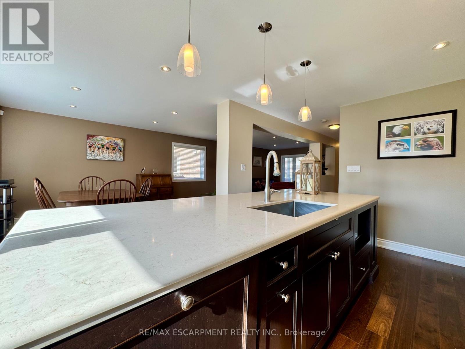 4126 Bianca Forest Drive, Burlington, Ontario  L7M 4L5 - Photo 22 - W12985592