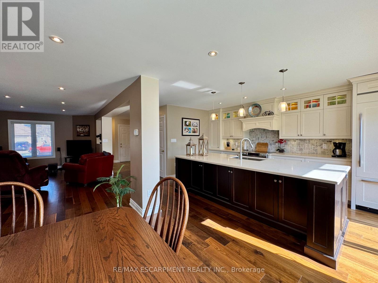 4126 Bianca Forest Drive, Burlington, Ontario  L7M 4L5 - Photo 24 - W12985592