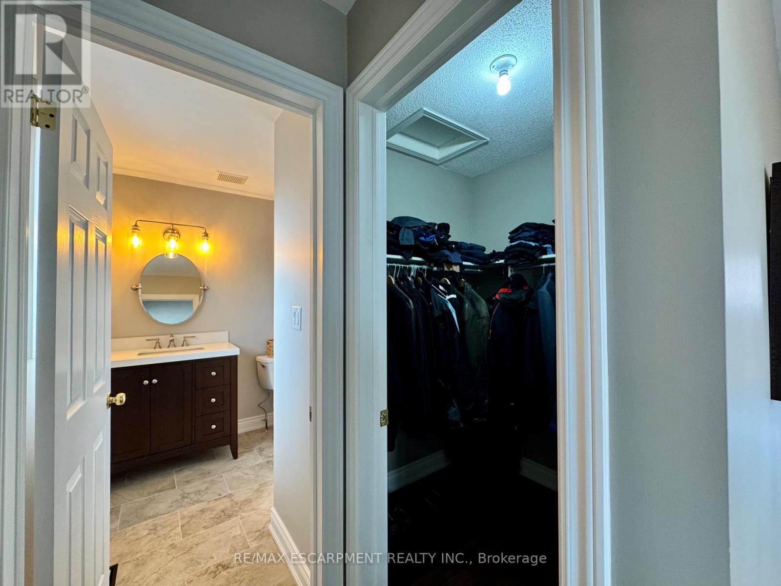 4126 Bianca Forest Drive, Burlington, Ontario  L7M 4L5 - Photo 34 - W12985592