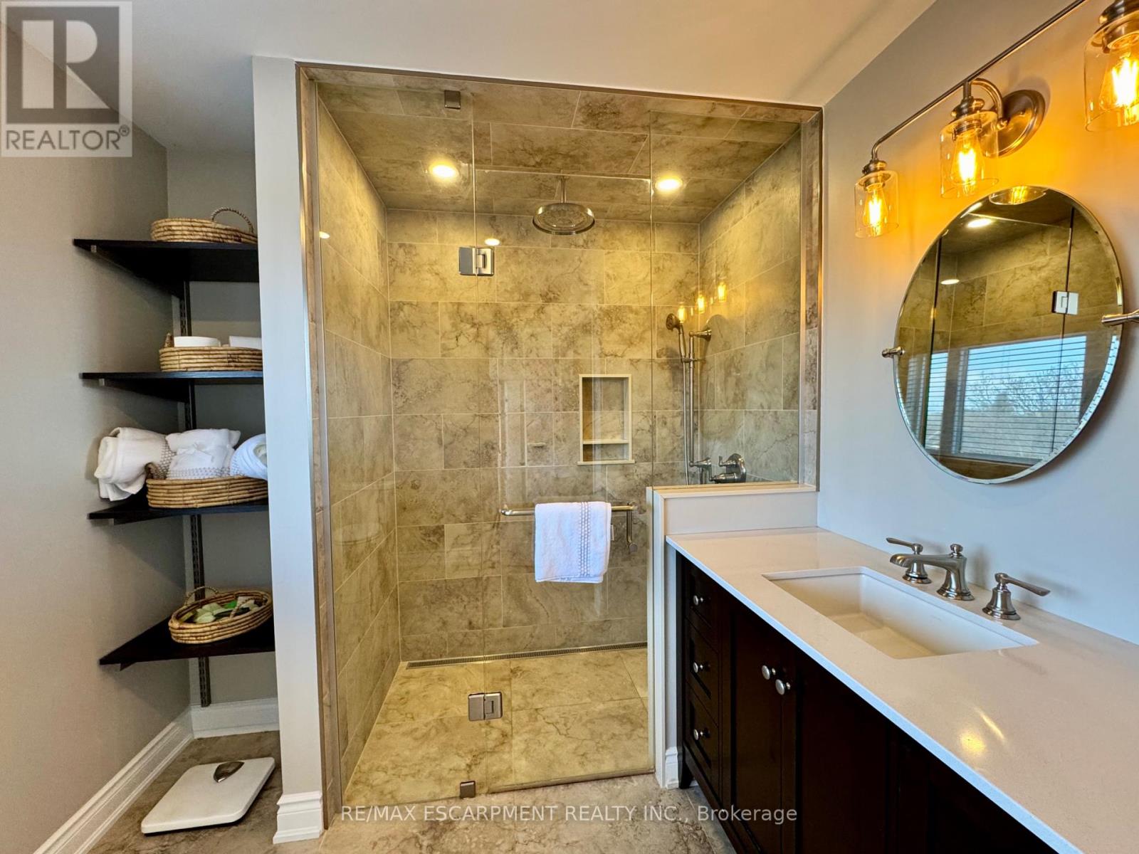 4126 Bianca Forest Drive, Burlington, Ontario  L7M 4L5 - Photo 41 - W12985592