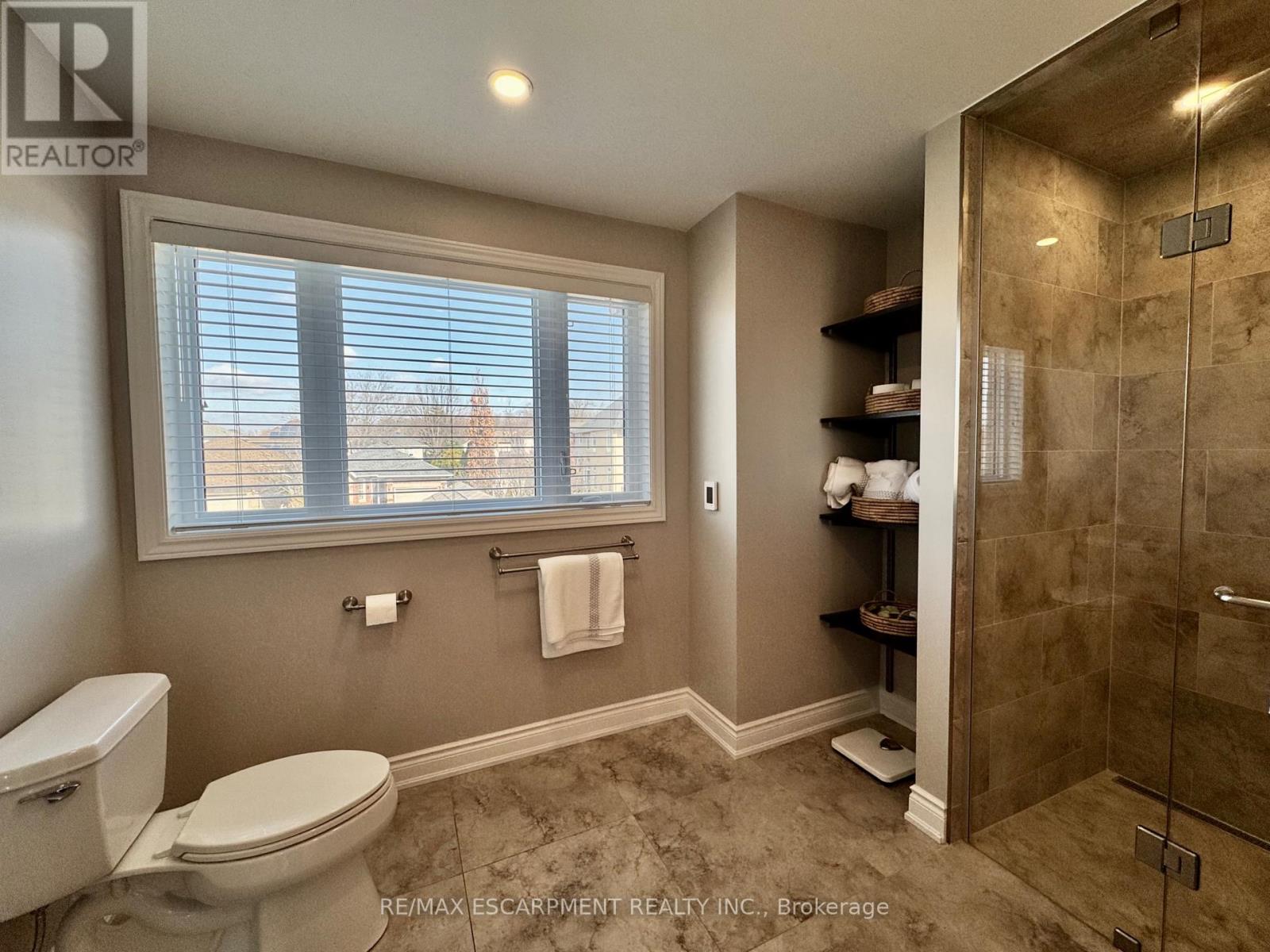 4126 Bianca Forest Drive, Burlington, Ontario  L7M 4L5 - Photo 43 - W12985592