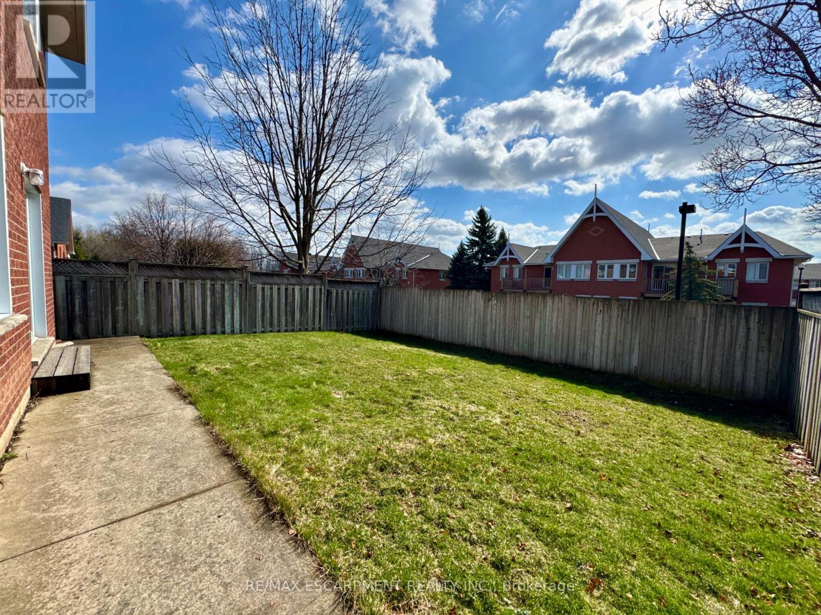 4126 Bianca Forest Drive, Burlington, Ontario  L7M 4L5 - Photo 45 - W12985592