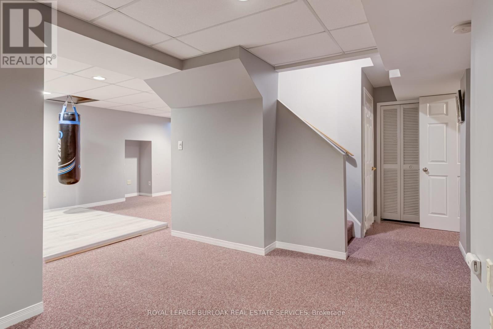 2055 Hunters Wood Drive, Burlington, Ontario  L7M 2T9 - Photo 37 - W12985604