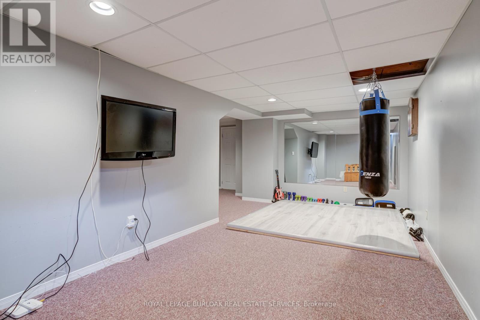 2055 Hunters Wood Drive, Burlington, Ontario  L7M 2T9 - Photo 40 - W12985604