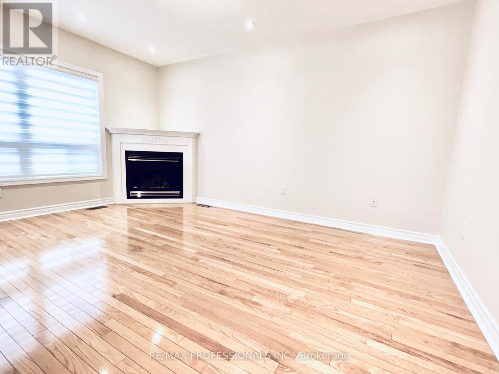 851 Clemens Crescent, Mississauga, Ontario  L5V 2S8 - Photo 15 - W12985632