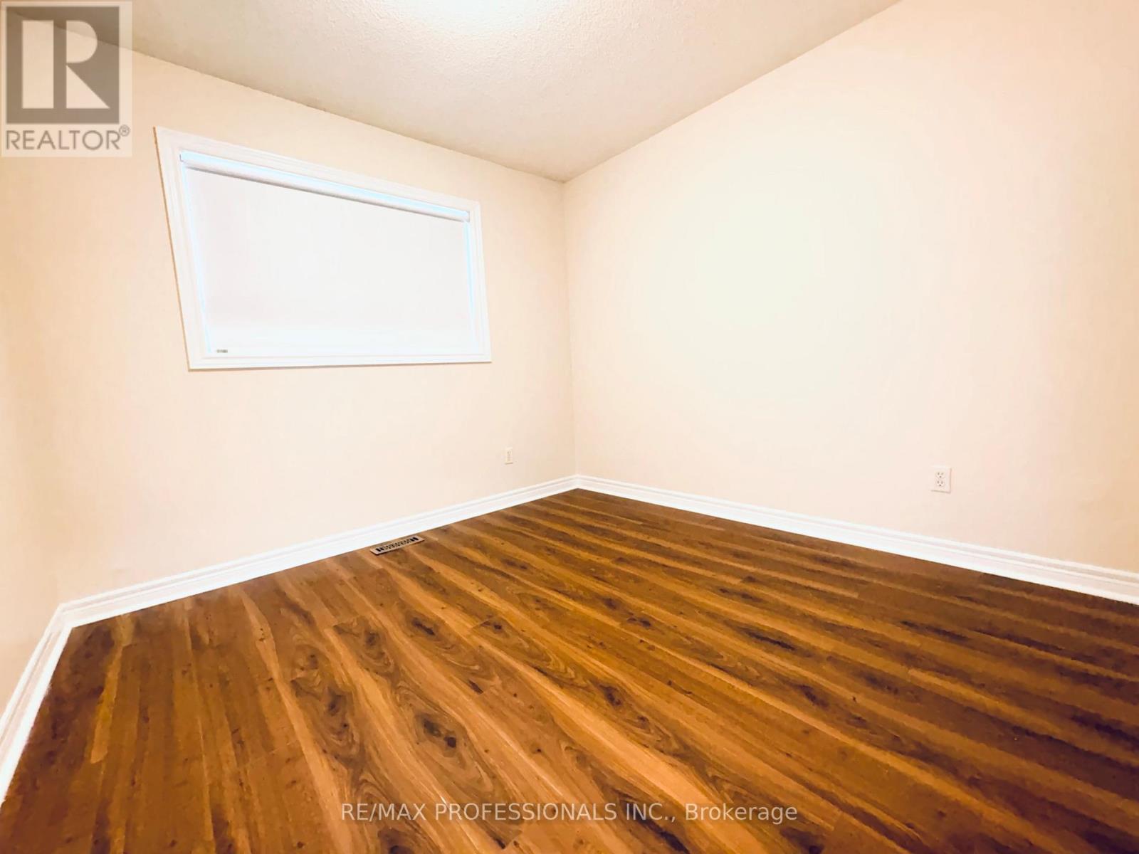 851 Clemens Crescent, Mississauga, Ontario  L5V 2S8 - Photo 17 - W12985632